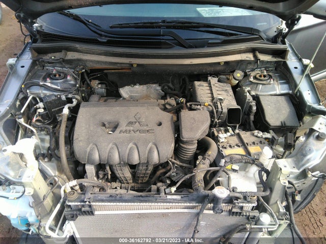JA4AZ3A31JZ064060 Mitsubishi Outlander Es/se/sel/le