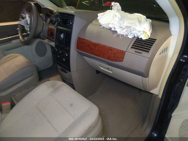 2008 CHRYSLER TOWN & COUNTRY LX VIN: 2A8HR44H08R757037