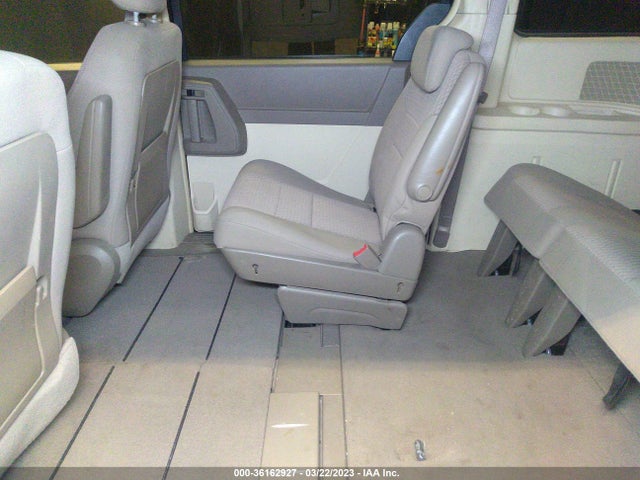 2008 CHRYSLER TOWN & COUNTRY LX VIN: 2A8HR44H08R757037