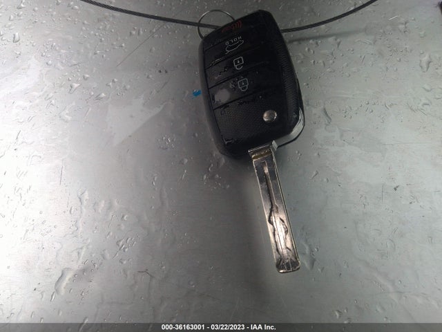 KIA Soul Base 2014 KNDJN2A20E7701427 Image 3