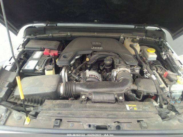 1C4HJXDG3JW149968 Jeep Wrangler Unlimited Sport