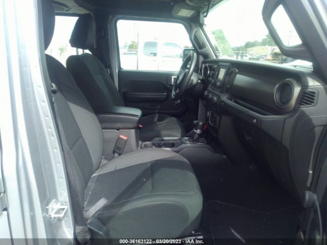 1C4HJXDG3JW149968 Jeep Wrangler Unlimited Sport