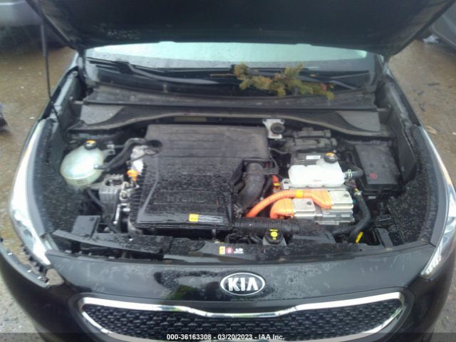 KNDCB3LC6J5162296 KIA NIRO LX