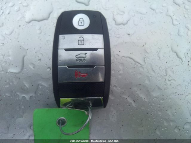 KNDCB3LC6J5162296 KIA NIRO LX