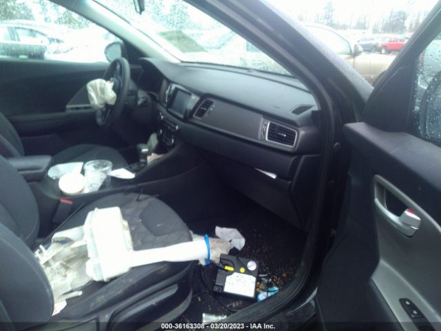 KNDCB3LC6J5162296 KIA NIRO LX