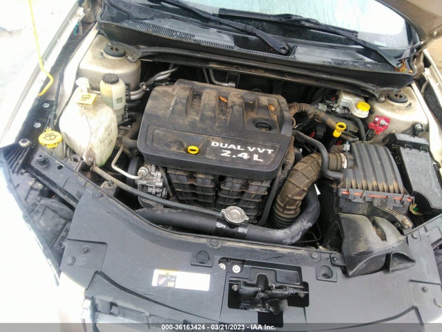 1C3CCBAB2EN206175 Chrysler 200 LX