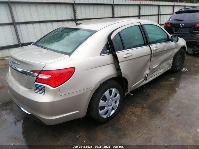 1C3CCBAB2EN206175 Chrysler 200 LX