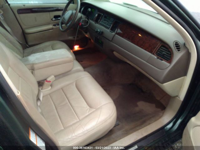 1LNHM81W0XY639074 Lincoln Town Car Executive