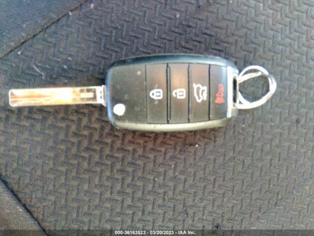 KNDPMCAC2J7417335 KIA Sportage Lx