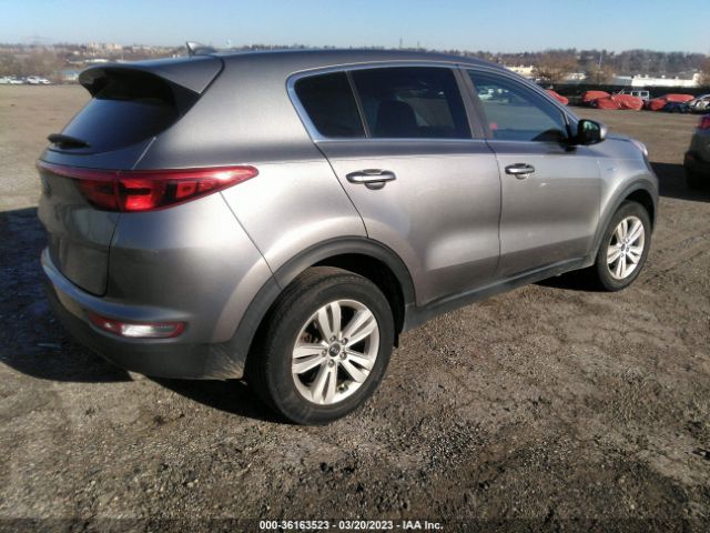 KNDPMCAC2J7417335 KIA Sportage Lx