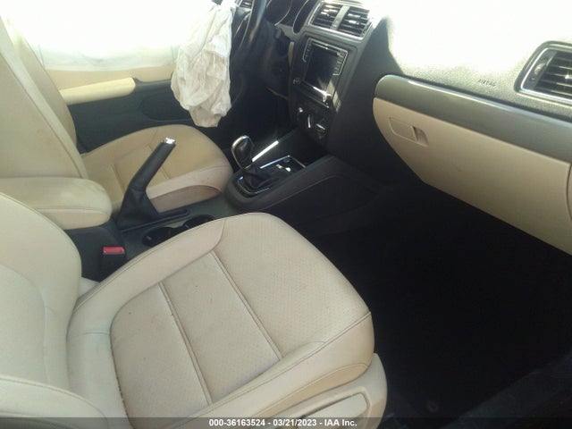 3VWDB7AJ5HM246446 Volkswagen Jetta 1.4t Se