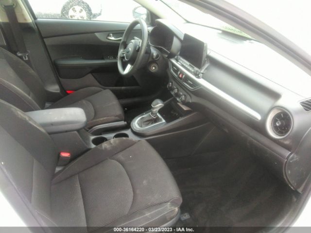 3KPF24AD9ME365559 KIA Forte Lxs
