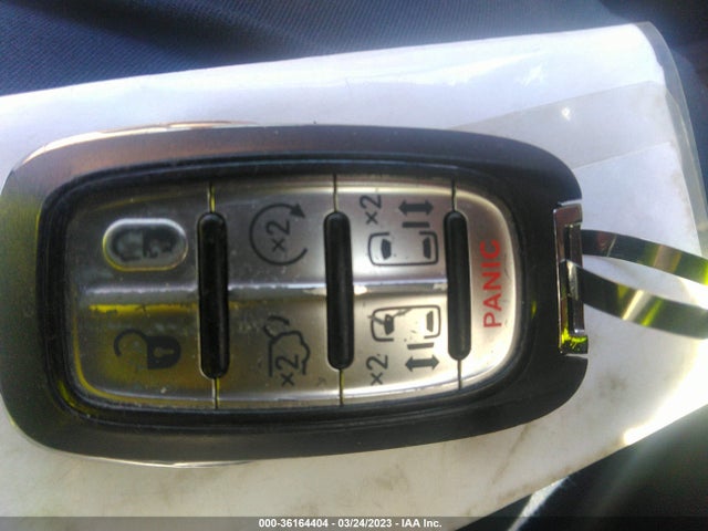 2C4RC1DG2LR176411 Chrysler Voyager Lxi