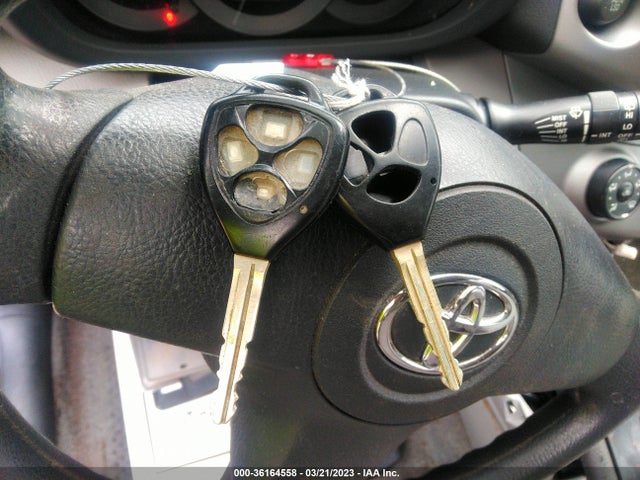 2006 TOYOTA RAV4 BASE VIN: JTMZD33V265025949
