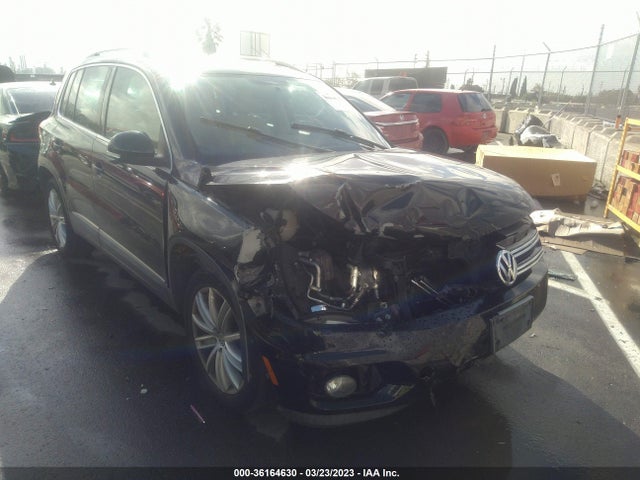 2012 VOLKSWAGEN TIGUAN SE W/SUNROOF & NAV VIN: WVGAV7AX1CW566675