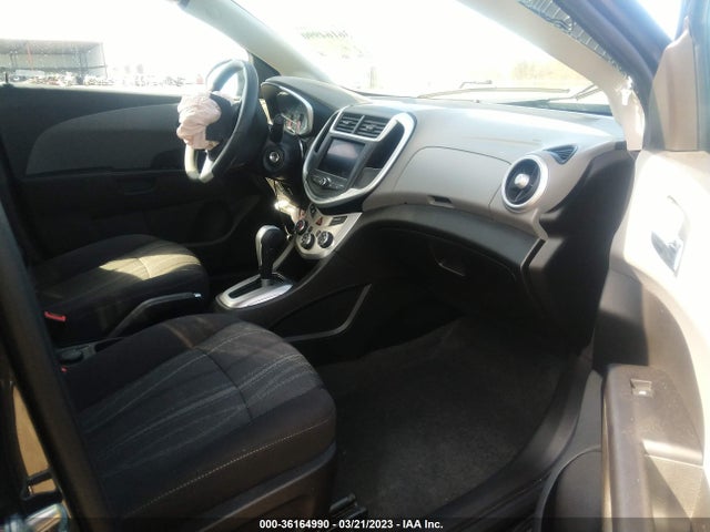 Chevrolet SONIC LT 2020 1G1JD5SB4L4102069 Image 5