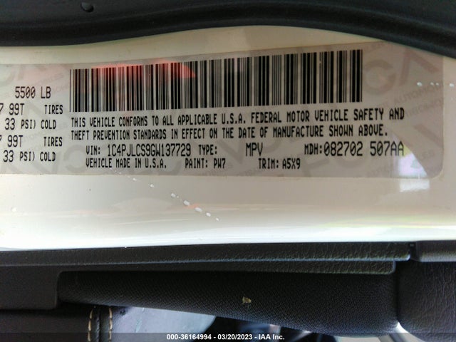 1C4PJLCS9GW137729 Jeep Cherokee Latitude