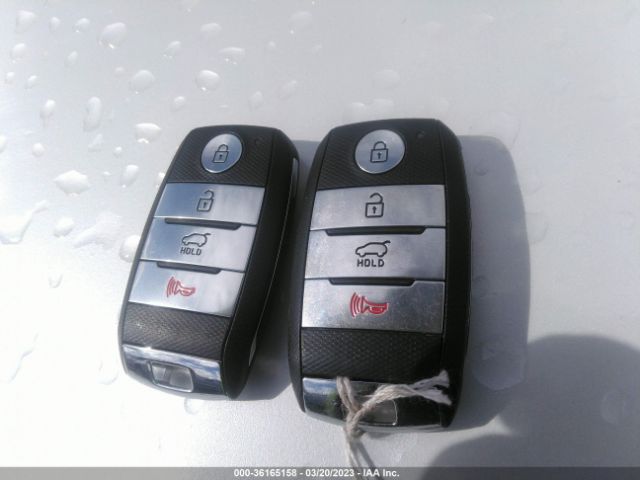 KNDCC3LC1H5096134 KIA NIRO EX