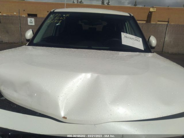KNDJ53AU6P7843873 KIA Soul Gt-line