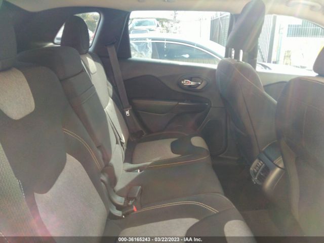 1C4PJLABXHW535990 Jeep Cherokee Sport