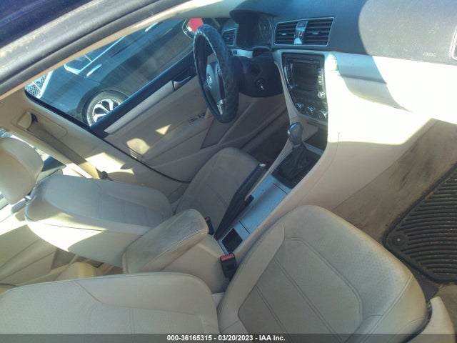 1VWBP7A35CC054528 Volkswagen Passat Se W/sunroof