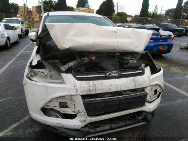1FMCU0GX3GUC30246 Ford ESCAPE SE