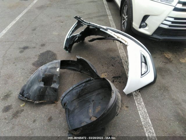 5XYPHDA51JG417843 KIA Sorento Ex V6