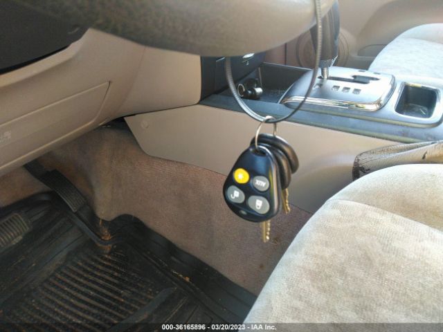 KNDJD735185813175 KIA SORENTO LX