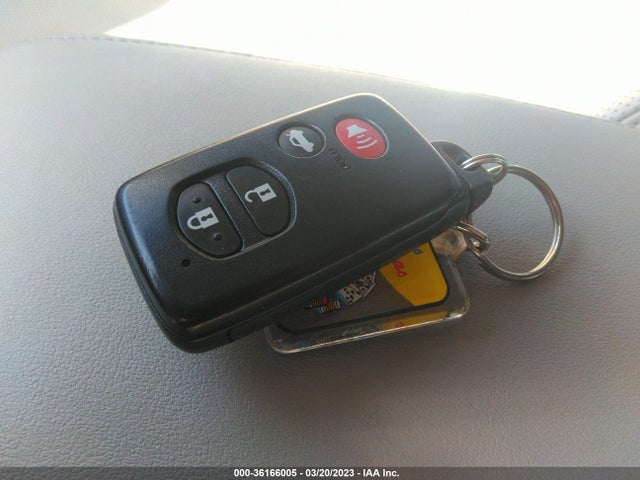 Toyota Avalon 2011 4T1BK3DB9BU379670 Image 3