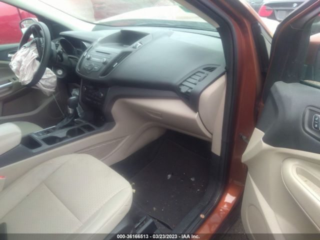 1FMCU0GD8HUB99714 Ford ESCAPE SE