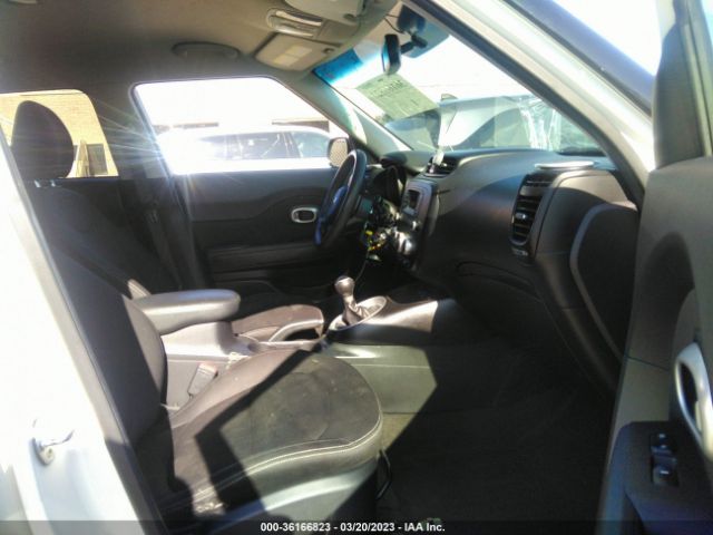 KNDJN2A2XF7135813 KIA Soul Base