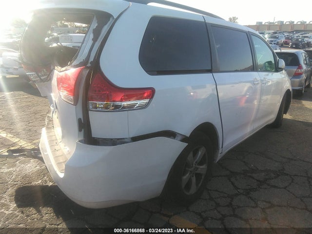 Toyota SIENNA LE 2014 5TDKK3DC8ES417508 Image 5
