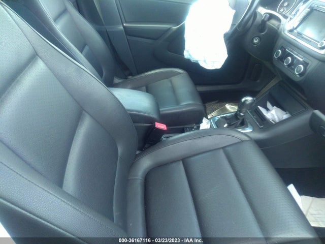 2011 VOLKSWAGEN TIGUAN SE VIN: WVGAV7AX9BW531719
