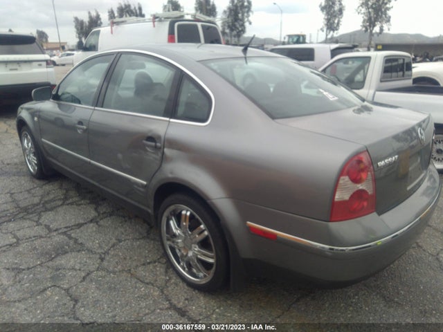 2004 VOLKSWAGEN PASSAT SEDAN GLX VIN: WVWTH63B74P042409