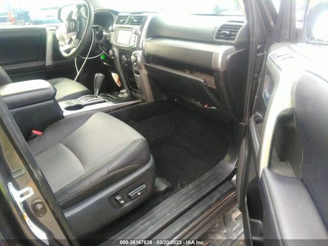 Toyota 4RUNNER SR5 2018 JTEBU5JR0J5571155 Image 6