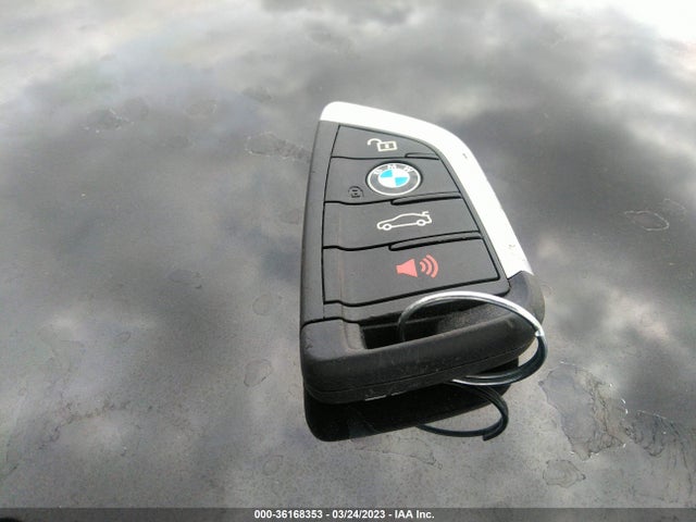 2016 BMW X1, VIN: WBXHT3C36G5E52295