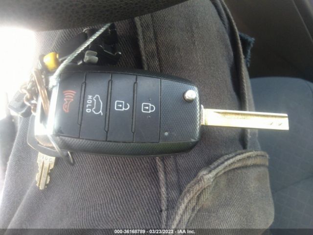 5XYPG4A50GG115245 KIA SORENTO LX