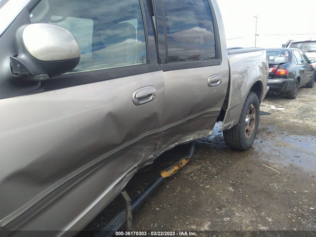 2001 FORD F-150 SUPERCREW XLT/LARIAT VIN: 1FTRW07681KC06172