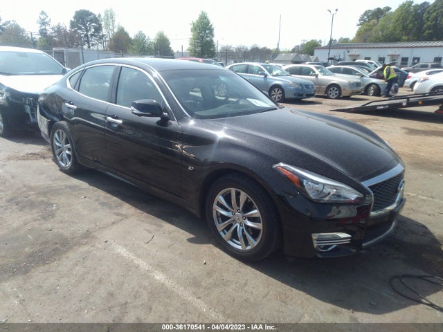 2018 Infiniti Q70, VIN: JN1BY1AP2JM180422