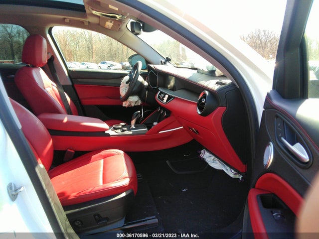 ZASPAKBN8K7C72071 Alfa Romeo STELVIO TI