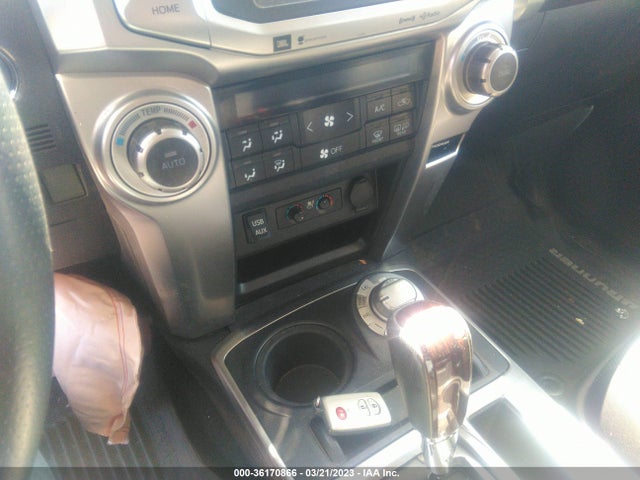 Toyota 4RUNNER SR5 2018 JTEBU5JR3J5503383 Image 3