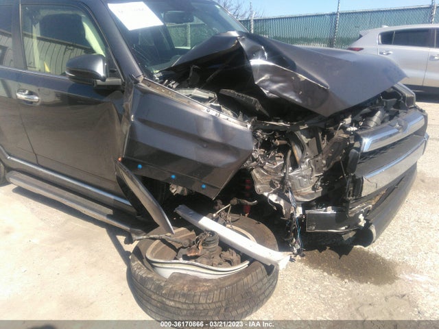 Toyota 4RUNNER SR5 2018 JTEBU5JR3J5503383 Image 8