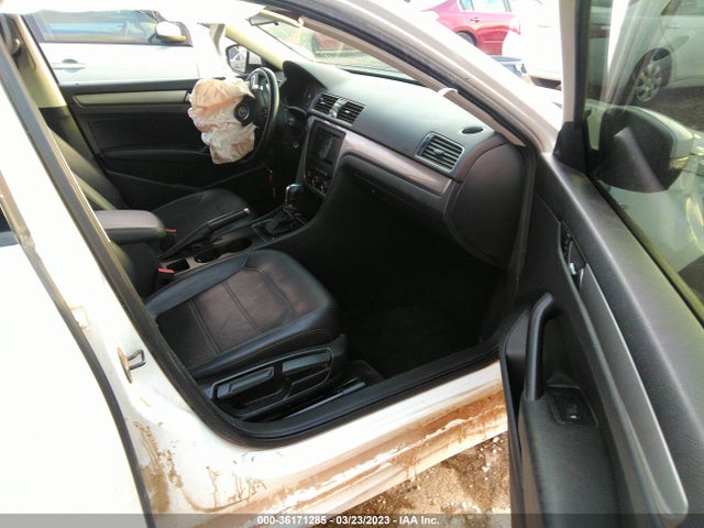 1VWAS7A35FC007160 Volkswagen Passat 1.8t Wolfsburg Ed