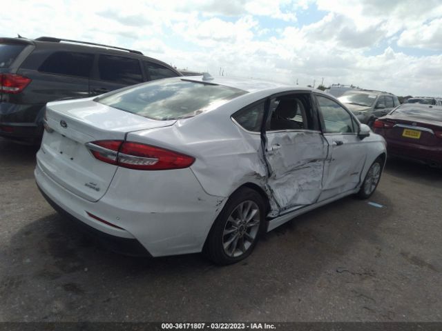 3FA6P0LU9KR203790 Ford Fusion Hybrid Se