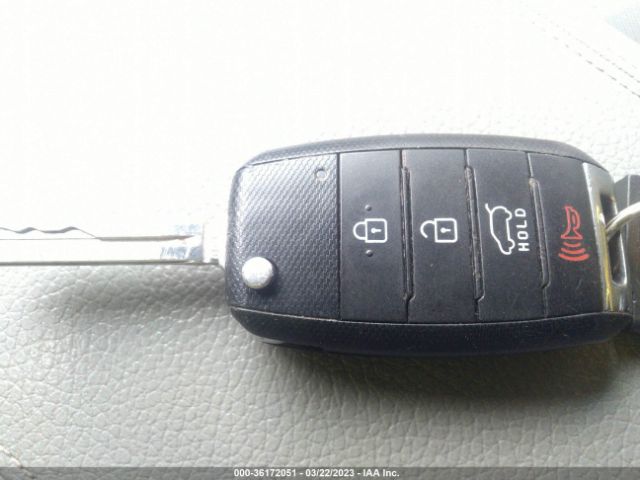 5XYKT4A63EG470034 KIA SORENTO LX