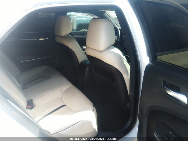 Chrysler 300 Uptown Edition 2014 2C3CCAAG2EH343079 Image 9