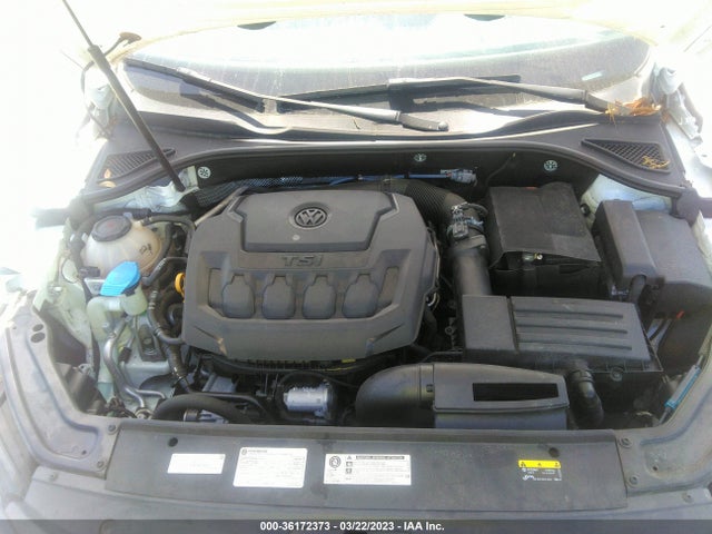 1VWAA7A30JC015890 Volkswagen Passat 2.0t S/r-line