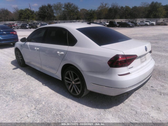 1VWAA7A30JC015890 Volkswagen Passat 2.0t S/r-line