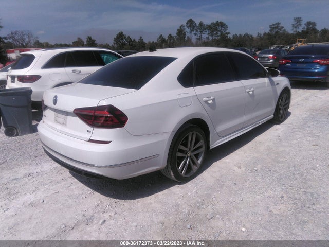 1VWAA7A30JC015890 Volkswagen Passat 2.0t S/r-line