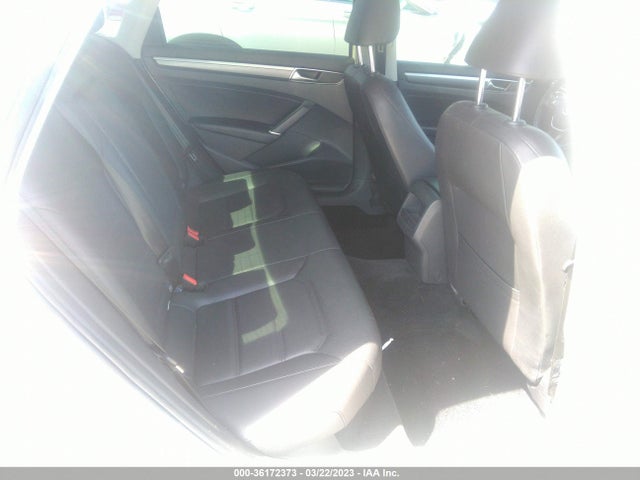 1VWAA7A30JC015890 Volkswagen Passat 2.0t S/r-line
